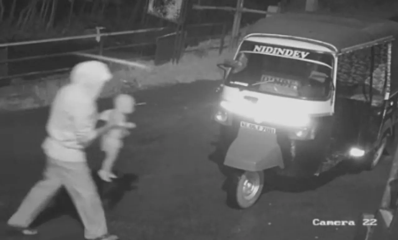forest department officialsവനം വകുപ്പ് ഉദ്യോഗസ്ഥർ, baby who fell from jeep ജീപ്പിൽ നിന്ന് വീണ കുട്ടി, autorickshaw driver, ഓട്ടോറിക്ഷ ഡ്രൈവർ, iemalayalam, ഐഇ മലയാളം