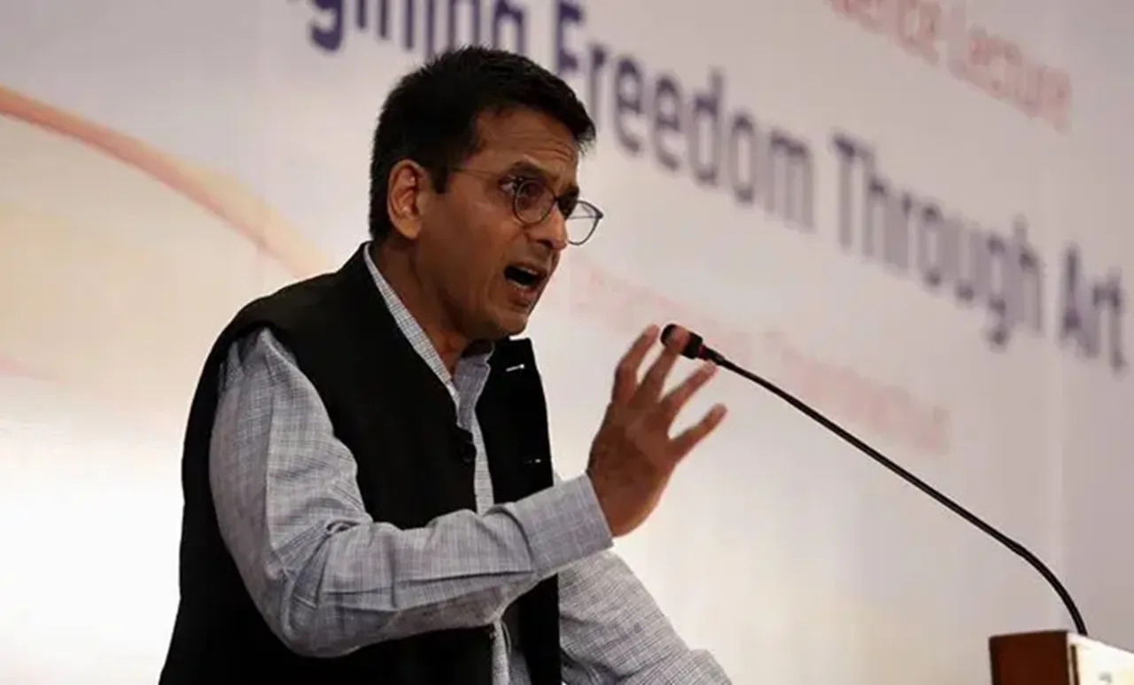 DY Chandrachud, Justice DY Chandrachud constitution, Indian express, Indian express news, ചന്ദ്രചൂഡ്, ജസ്റ്റിസ് ചന്ദ്രചൂഡ്, ഡിവൈ ചന്ദ്രചൂഡ്, ഭരണഘടന, ie malayalam