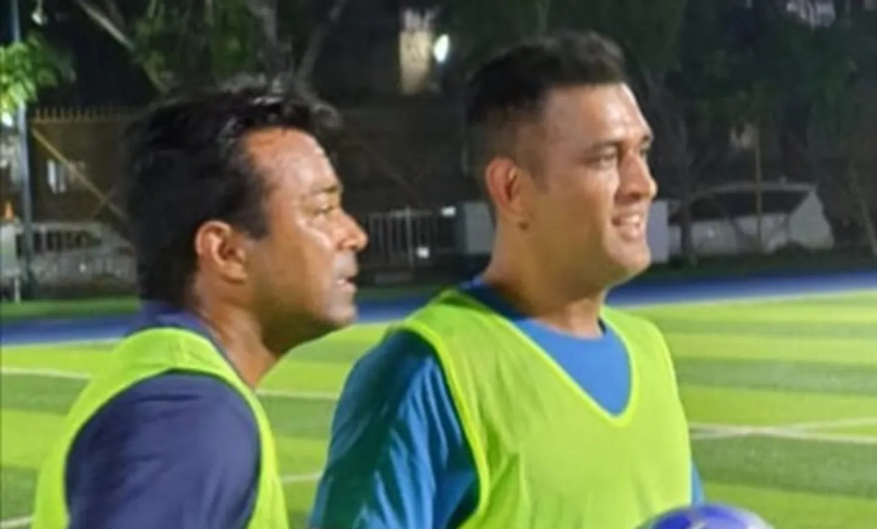 ms dhoni, leander paes, എംഎസ് ധോണി, ലിയാൻഡർ പേസ്, football, ഫുട്ബോൾ, cricket news, dhoni retirement, ധോണി വിരമിക്കൽ, ie malayalam, ഐഇ മലയാളം