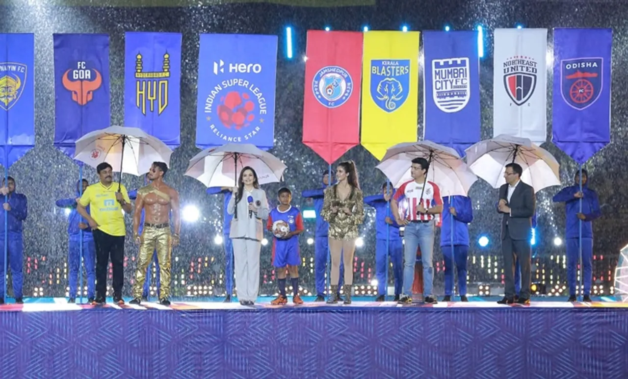 മഴയെ തോല്‍പ്പിച്ച ആവേശം; ഐഎസ്എല്‍ ആറാം പതിപ്പിന് കൊച്ചിയില്‍ വര്‍ണാഭ തുടക്കം