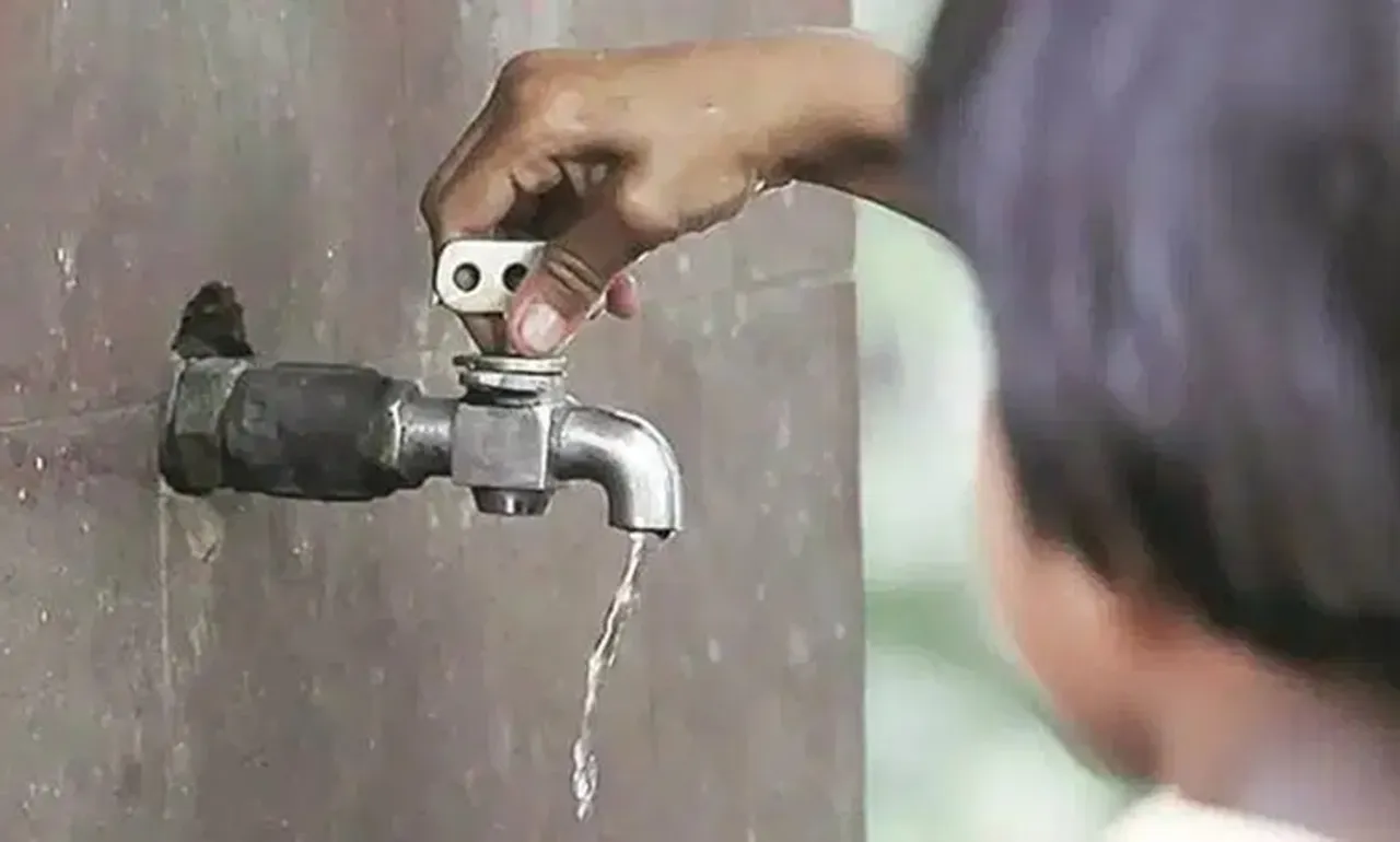 Tap water test, പൈപ്പ് വെള്ള പരിശോധന, Bureau of Indian Standards, ബ്യൂറോ ഓഫ് ഇന്ത്യന്‍ സ്റ്റാന്‍ഡേര്‍ഡ്‌സ്, BIS, ബിഐഎസ്, Tap water, പൈപ്പ് വെള്ളം, Drinking water quality, കുടിവെള്ള ഗുണനിലവാരം, Best tap water, സുരക്ഷിതമായ പൈപ്പ് വെള്ളം, Delhi, ഡല്‍ഹി, Mumbai, മുംബൈ, Thiruvananthapuram, തിരുവനന്തപുരം, IE Malayalam,  ഐഇ മലയാളം,
