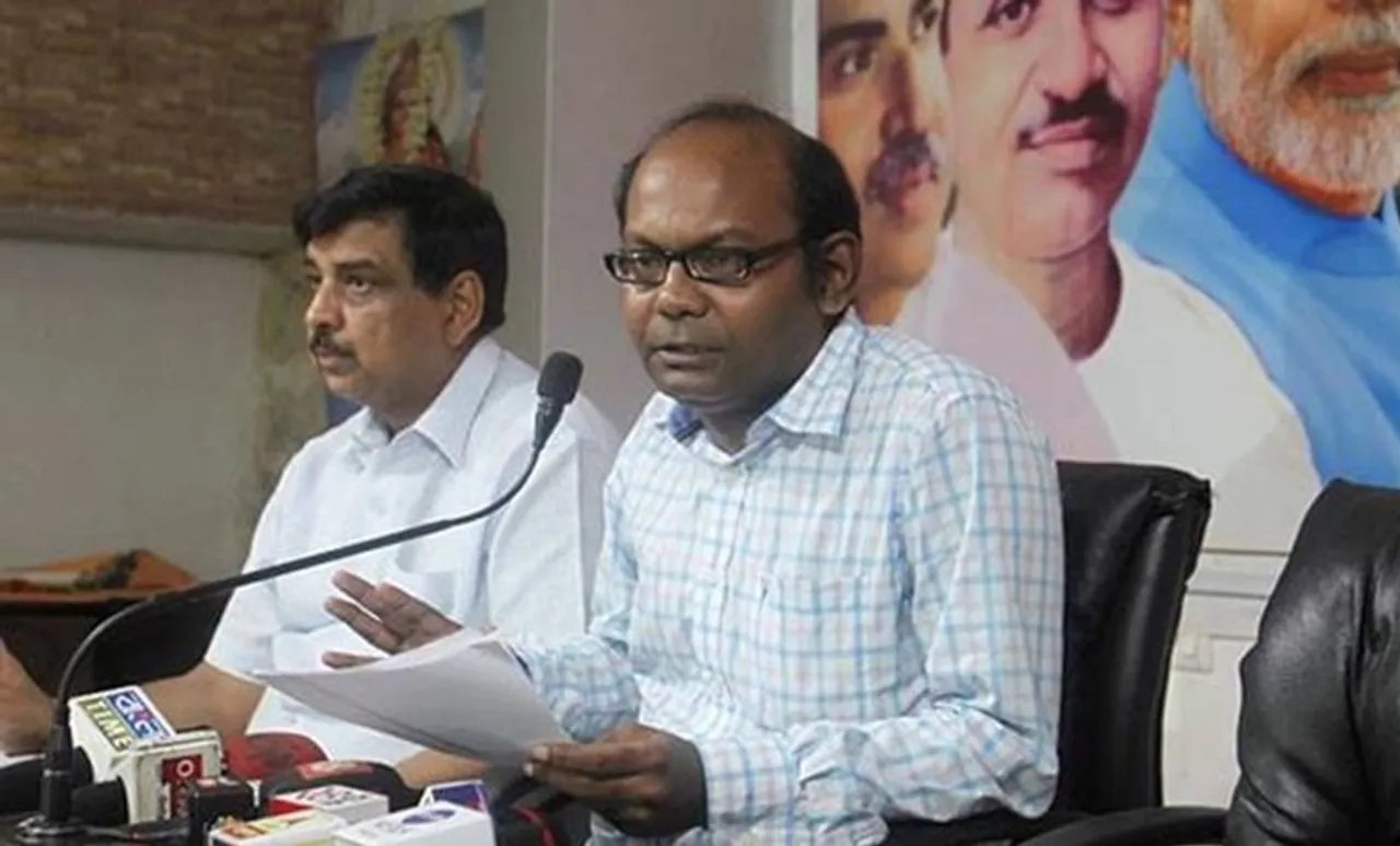 CAA Protests, സിഎഎ പ്രതിഷേധം, citizenship act, Bengal caa protests, ബംഗാൾ പ്രതിഷേധം, BJP MP Soumitra Khan, Soumitra Khan on Mamata Banerjee, Soumitra Khan mamata banerjee dog remark,BJp leader dog remark, BJP leader monkey remark, kolkata city news, iemalayalam, ഐഇ മലയാളം