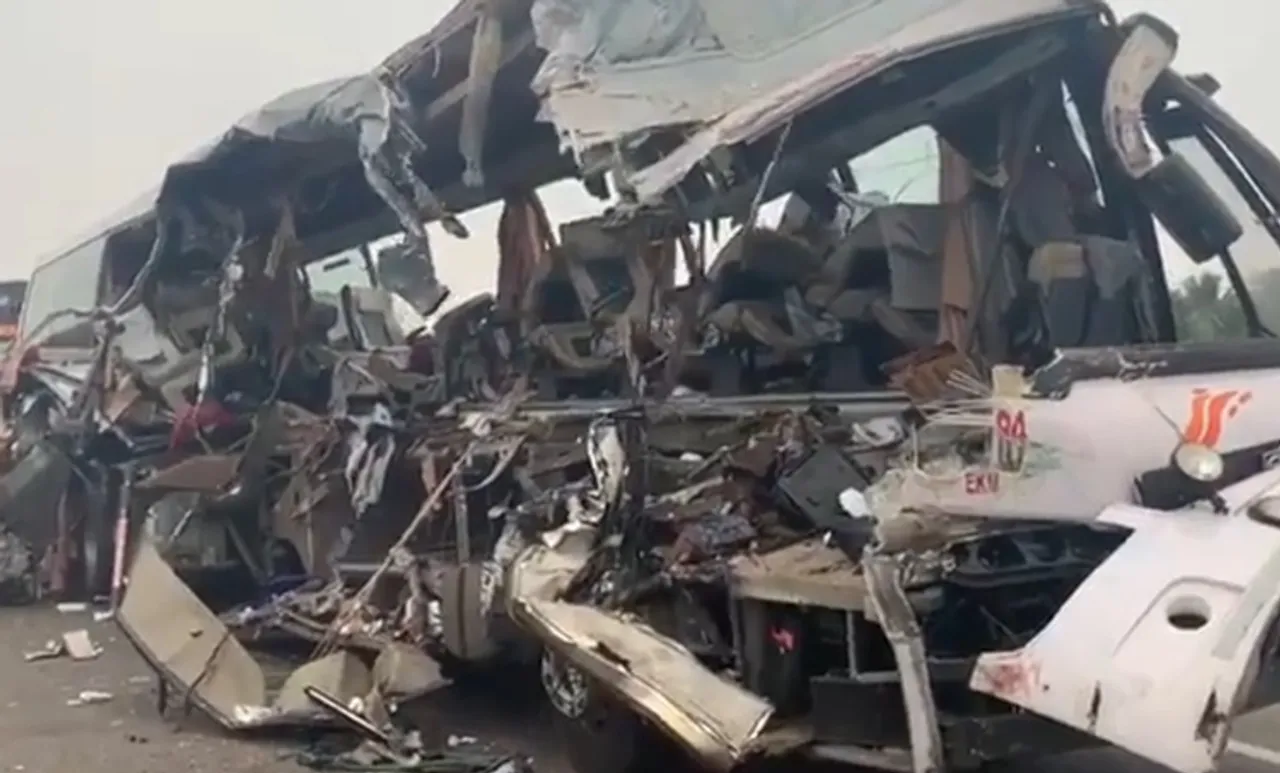 KSRTC, കെഎസ്ആർടിസി, accident,injured,വാഹനാപകടം,avinashi,അവിനാശി,തമിഴ്നാട്,ksrtc,ksrtc bus,container lorry,tamil nadu, iemalayalam, ഐഇ മലയാളം