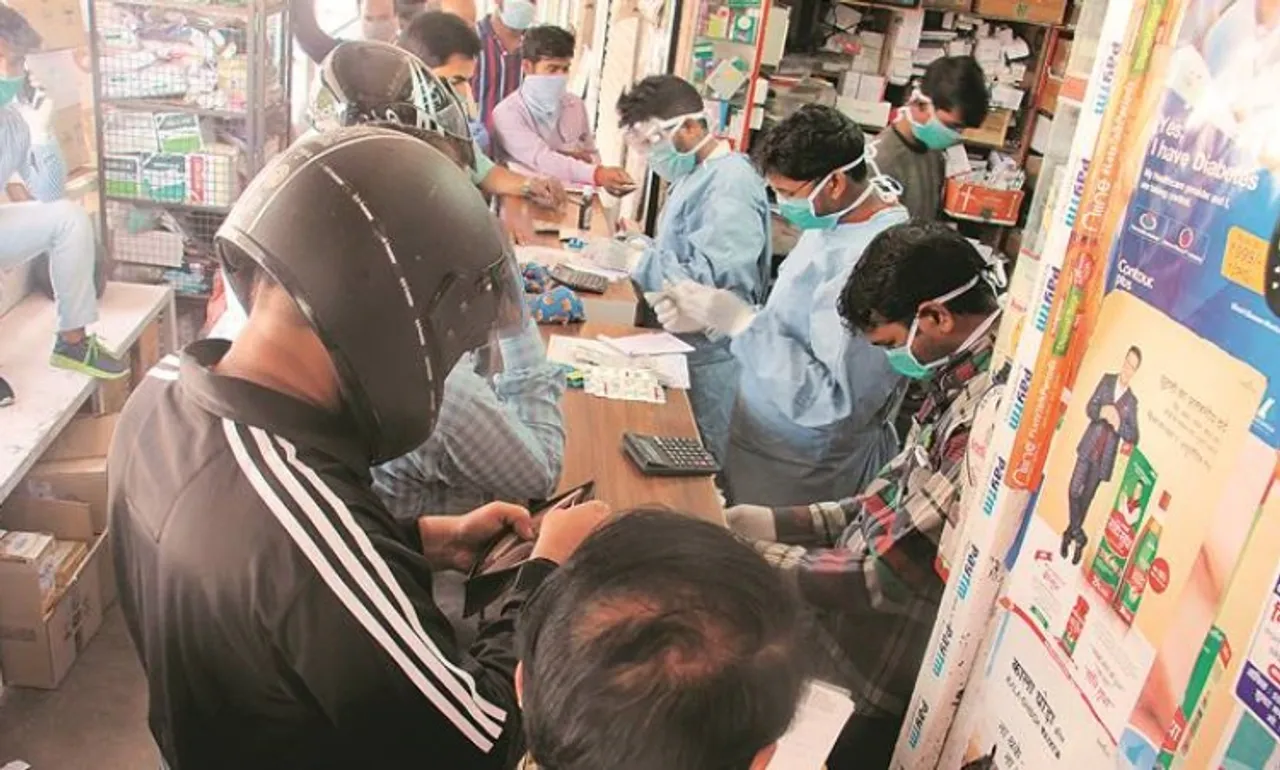 ലോക്ക്ഡൗൺ: ഗ്രാമങ്ങളിൽ പ്രശ്നം മരുന്നുകളില്ലാത്തത്, ആശുപത്രികളിലേക്ക് പണമെത്തിക്കാൻ സഹായിച്ച് സന്നദ്ധ പ്രവർത്തകർ