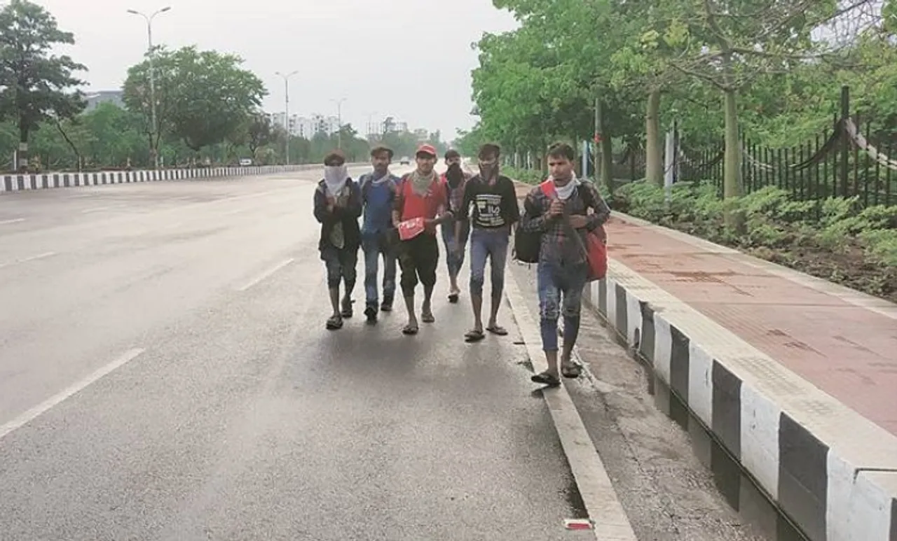 'വെെറസ് ഞങ്ങളെ കൊന്നില്ലെങ്കിലും ഈ യാത്ര അത് ചെയ്തേക്കാം'; കഷ്ടതകൾ വിശദീകരിച്ച് തൊഴിലാളികൾ