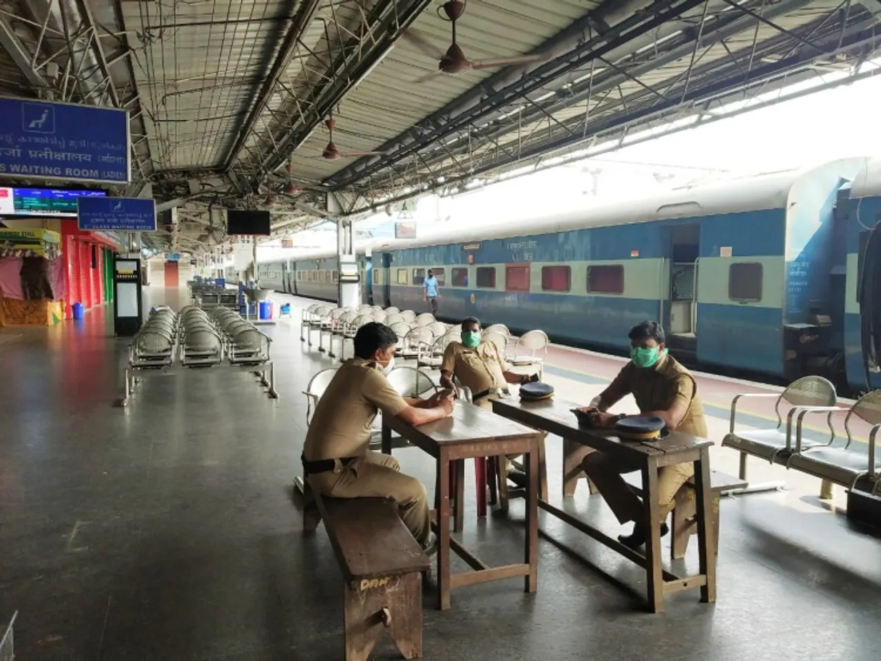 ജനതാ കര്‍ഫ്യൂ കഴിഞ്ഞാലും ഇന്ന് വീട്ടിലിരിക്കുക: നിര്‍ദേശവുമായി സംസ്ഥാന സര്‍ക്കാര്‍