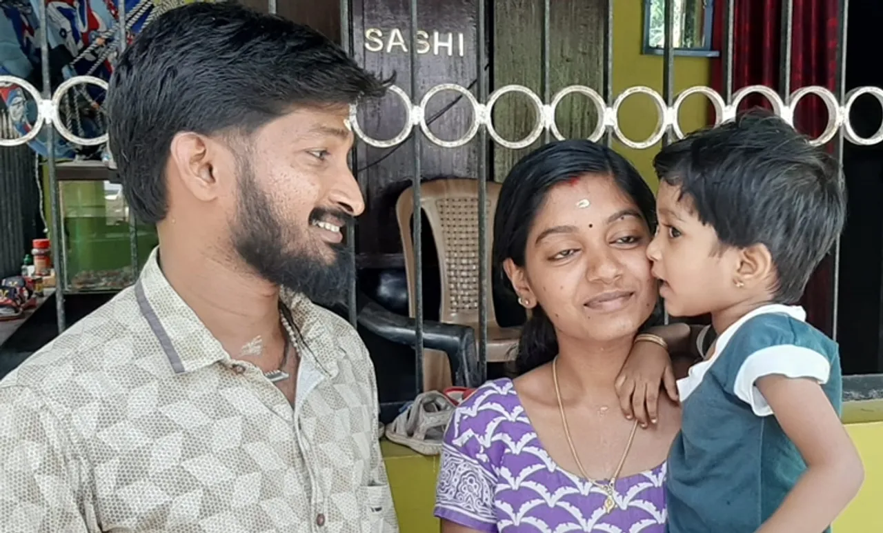 covid-19, കോവിഡ് 19, covid 19 lockdown, കോവിഡ് 19 ലോക്ക്ഡൗണ്‍,2 year old child, രണ്ട് വയസ്സുകാരിക്ക് മുന്നില്‍ ലോക്ക്ഡൗണ്‍ വഴിമാറി, travels from thalassery to chavakkadu, kerala, neethu, sakshi, iemalayam,