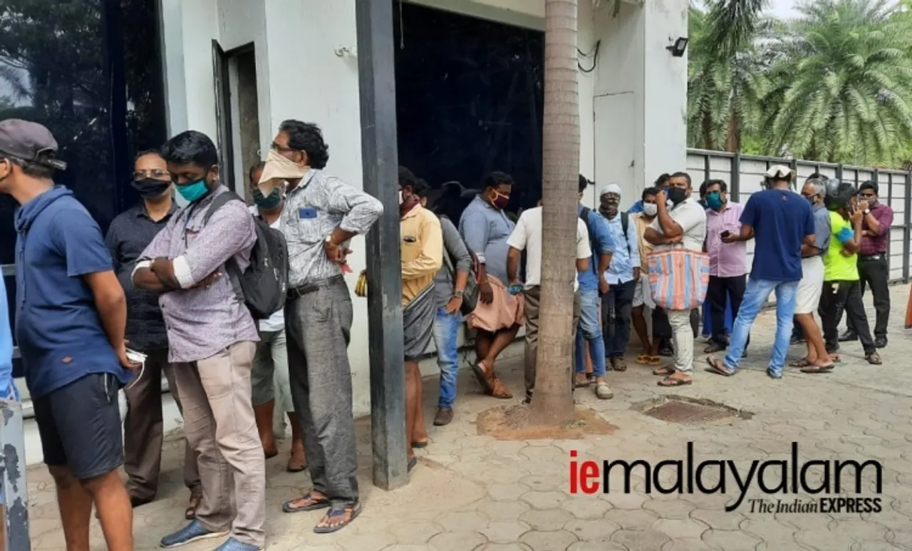 ഫെയ്‌സ്‌ബുക്കിൽ 'ബെവ് ക്യൂ' പോസ്റ്റുകൾ കാണാനില്ല; ആപ് പൊല്ലാപ്പായി 