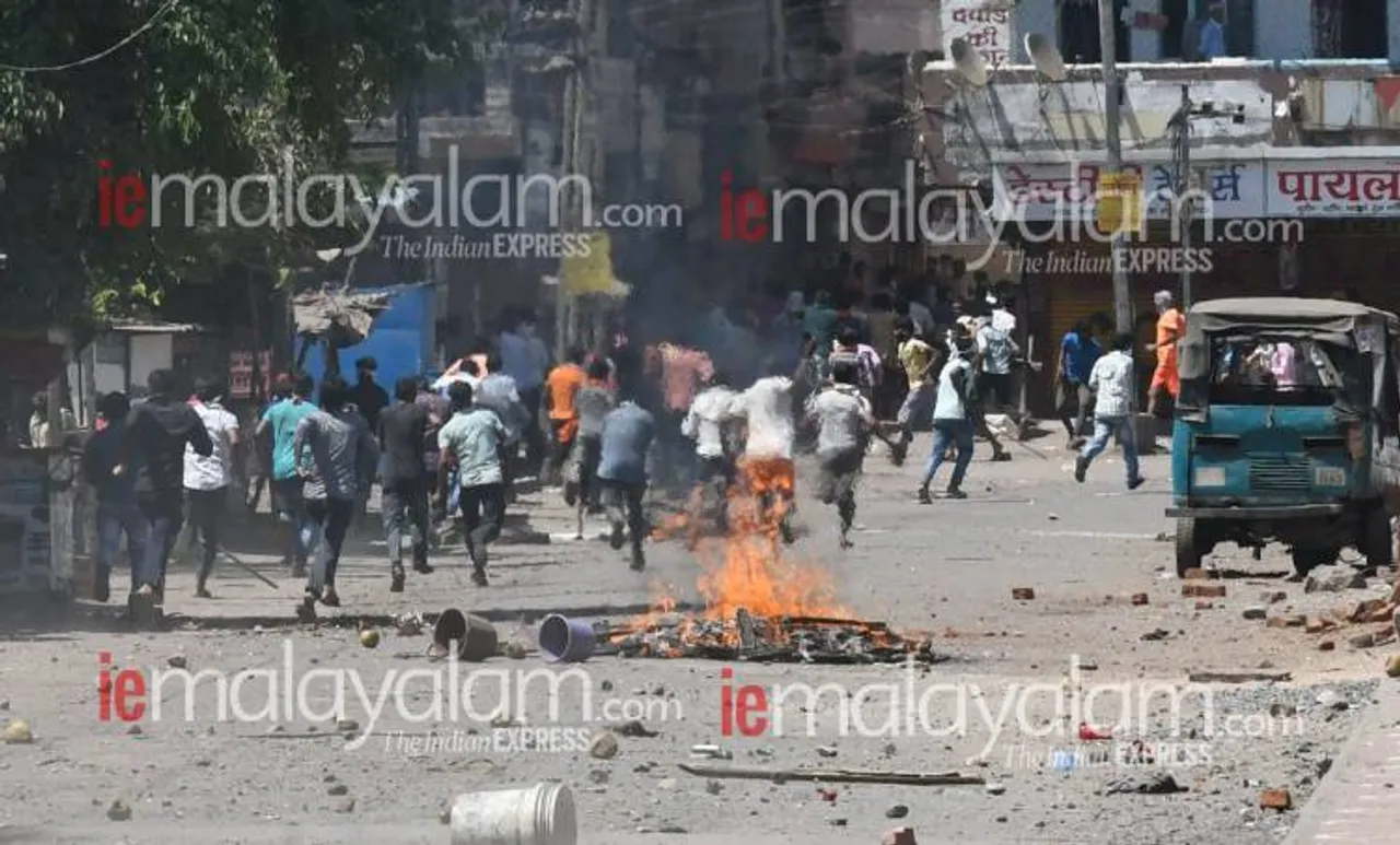 സൂററ്റിൽ അതിഥി തൊഴിലാളികളുടെ പ്രതിഷേധം; തെരുവിലിറങ്ങിയത് 600ൽ അധികം തൊഴിലാളികൾ