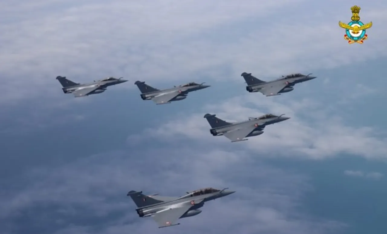 rafale,റഫാല്‍, rafale fighter flights, റഫാല്‍ യുദ്ധവിമാനങ്ങള്‍, indian air force, ഇന്ത്യൻ വ്യോമസേന, rafale induction ceremony, rafale inducted to indian air force, റഫാല്‍ യുദ്ധവിമാനങ്ങള്‍ വ്യോമസേനയുടെ ഭാഗമായി, ambala air force station, അംബാല വ്യോമതാവളം, goldern arrows squadron of indian air force, വ്യോമസേനയുടെ ഗോള്‍ഡന്‍ ആരോസ്, rafale india news, റഫാല്‍ ഇന്ത്യ വാർത്തകൾ, rafale india news in malayalam, റഫാല്‍ ഇന്ത്യ വാർത്തകൾ മലയാളത്തിൽ, indian express malayalam, ഇന്ത്യൻ എക്‌സ്‌പ്രസ് മലയാളം, ie malayalam, ഐഇ മലയാളം
