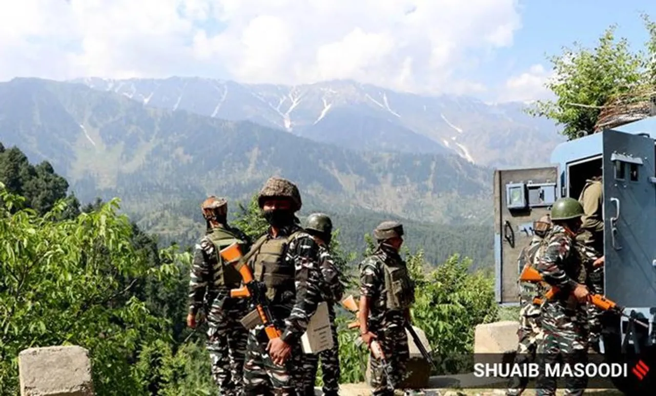 Jammu jammu kashmir, ജമ്മുകശ്മീർ, sarpanch shot dead in south kashmir, തെക്കന്‍ കശ്മീരിലെ  ഗ്രാമമുഖ്യനെ വെടിവച്ചുകൊന്നു, kashmir militants, കശ്മീർ തീവ്രവാദികള്‍,, qazigund sarpanch shot dead, ഖാസിഗുണ്ട് ഗ്രാമമുഖ്യൻ വെടിയേറ്റു മരിച്ചു, kashmir sarpanch shot dead, കശ്മീരിൽ ഗ്രാമമുഖ്യനെ വെടിവച്ചുകൊന്നു, kashmir militants sarpanch shot dead, കശ്മീരിൽ ഗ്രാമമുഖ്യനെ തീവ്രവാദികള്‍വെടിവച്ചുകൊന്നു, indian express malayalam, ഇന്ത്യൻ എക്‌സ്‌പ്രസ് മലയാളം, ie malayalam, ഐഇ മലയാളം