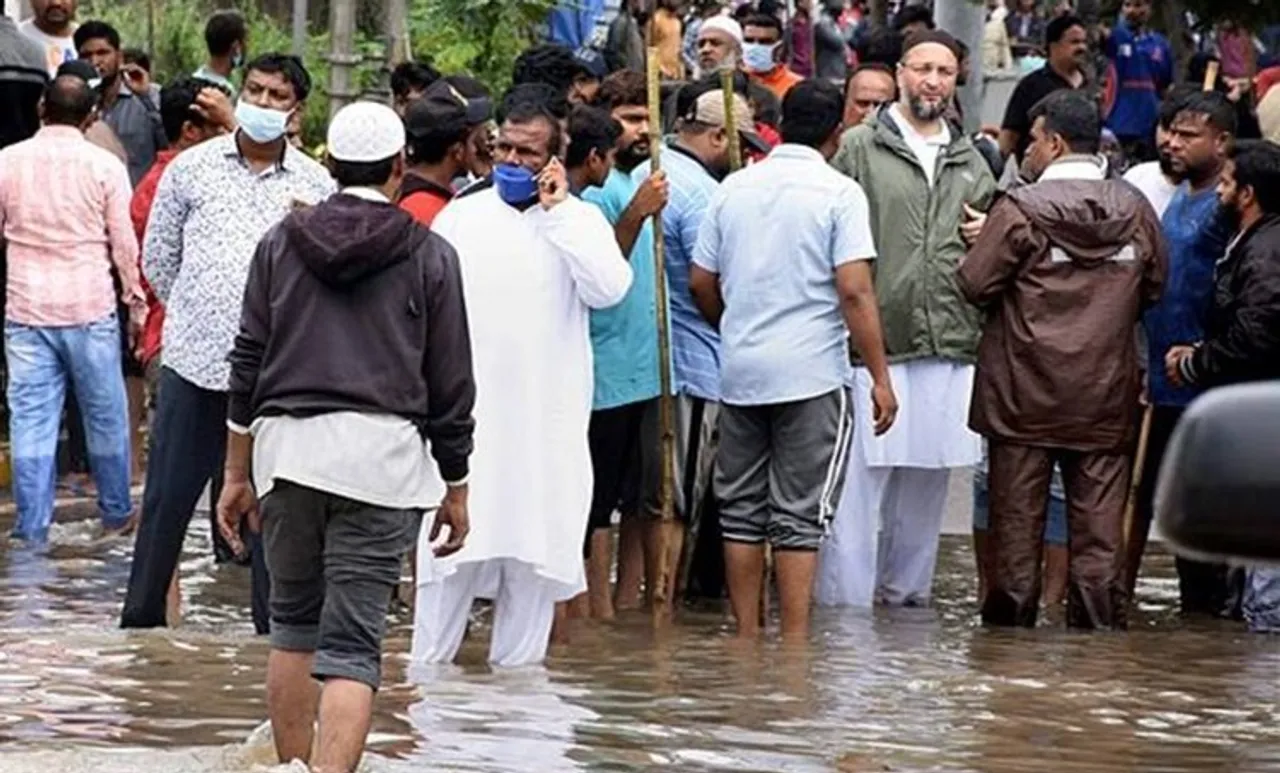 hyderabad rain, ഹൈദരാബാദ് മഴ, heavy rian in hyderabad, ഹൈദരാബാദിൽ കനത്ത മഴ, hyderabad waterlogging, ഹൈദരാബാദ് വെള്ളക്കെട്ട്, hyderabad flood, ഹൈദരാബാദ് വെള്ളപ്പൊക്കം, hyderabad rain today, indian express malayalam, ഇന്ത്യൻ എക്‌സ്‌പ്രസ് മലയാളം, ie malayalam, ഐഇ മലയാളം