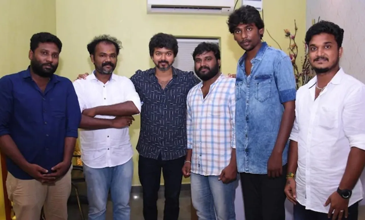 Vijay, Thalapathy Vijay, Vijay fans, Thalapathy Vijay fan meet, Vijay with fans, Thalapathy Vijay fans