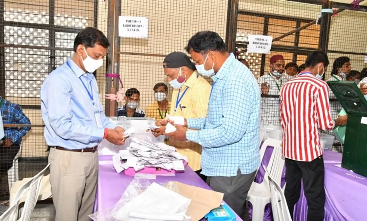 hyderabad, ഹൈദരാബാദ്, hyderabad muncipal corporation election 2020, ഹൈദരാബാദ് മുനിസിപ്പൽ കോര്‍പറേഷന്‍ തിരഞ്ഞെടുപ്പ് 2020, ghmc election 2020, ജിഎച്ച്എംസി തിരഞ്ഞെടുപ്പ് 2020, hyderabad muncipal corporation election results 2020, ഹൈദരാബാദ് മുനിസിപ്പൽ കോര്‍പറേഷന്‍ തിരഞ്ഞെടുപ്പ് ഫലം 2020, ghmc election resluts 2020, ജിഎച്ച്എംസി തിരഞ്ഞെടുപ്പ് ഫലം 2020, hyderabad muncipal corporation election results news, ഹൈദരാബാദ് മുനിസിപ്പൽ കോര്‍പറേഷന്‍ തിരഞ്ഞെടുപ്പ് ഫലം വാർത്തകൾ, ghmc election resluts news, ജിഎച്ച്എംസി തിരഞ്ഞെടുപ്പ് ഫലം വാർത്തകൾ, hyderabad municipal election results,  hyderabad muncipal corporation polls results, ഹൈദരാബാദ് മുനിസിപ്പല്‍ തിരഞ്ഞെടുപ്പ് ഫലം, ghmc polls results, ജിഎച്ച്എംസി വോട്ടെടുപ്പ് ഫലം, trs, ടിആർഎസ്, aimim, എഐഎംഐഎം, bjp, ബിജെപി, indian express malayalam, ഇന്ത്യൻ എക്‌സ്‌പ്രസ് മലയാളം, ie malayalam, ഐഇ മലയാളം