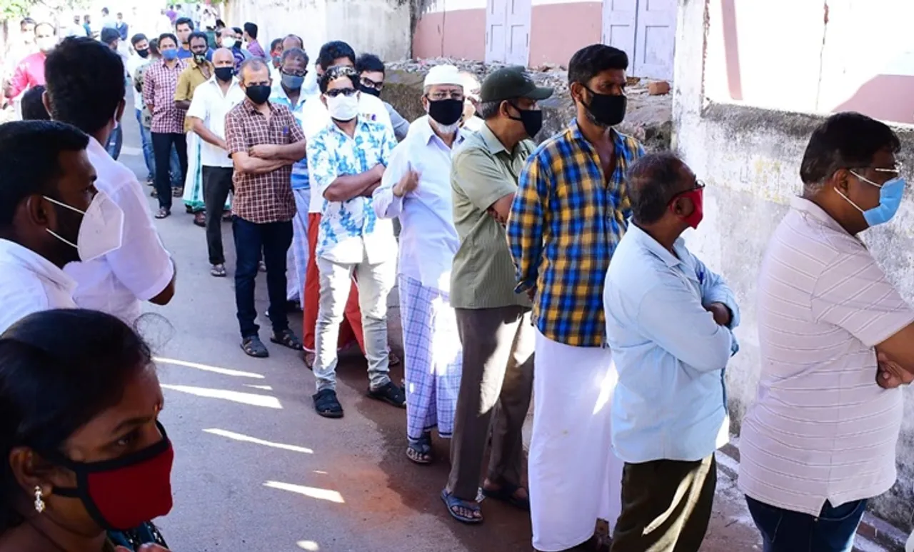 election 2020, തിരഞ്ഞെടുപ്പ് 2020 live updates, election 2020 kerala live updates, കേരള തിരഞ്ഞെടുപ്പ് 2020, kerala local body election 2020, , കേരള തദ്ദേശഭരണ തിരഞ്ഞെടുപ്പ് 2020, kerala local body polls dates, കേരള തദ്ദേശഭരണ തിരഞ്ഞെടുപ്പ് വോട്ടിങ് തിയതികൾ, special ballot paper, സ്പെഷൽ ബാലറ്റ്‌ പേപ്പർ, special ballot paper for covid-19 patients, കോവിഡ് രോഗികൾക്കു സ്പെഷൽ ബാലറ്റ്‌ പേപ്പർ, indian express malayalam, ഇന്ത്യൻ എക്‌സ്‌പ്രസ് മലയാളം ie malayalam, ഐഇ മലയാളം