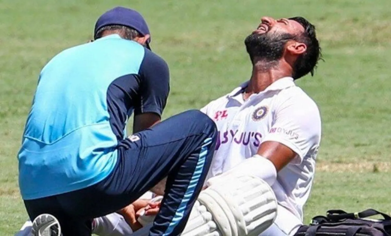 തോളിൽ രക്തം കട്ടപിടിച്ചു, ഏറുകൊണ്ട് വിരൽ ഒടിഞ്ഞുവെന്ന് തോന്നി; കൂടുതൽ വെളിപ്പെടുത്തലുമായി പൂജാര