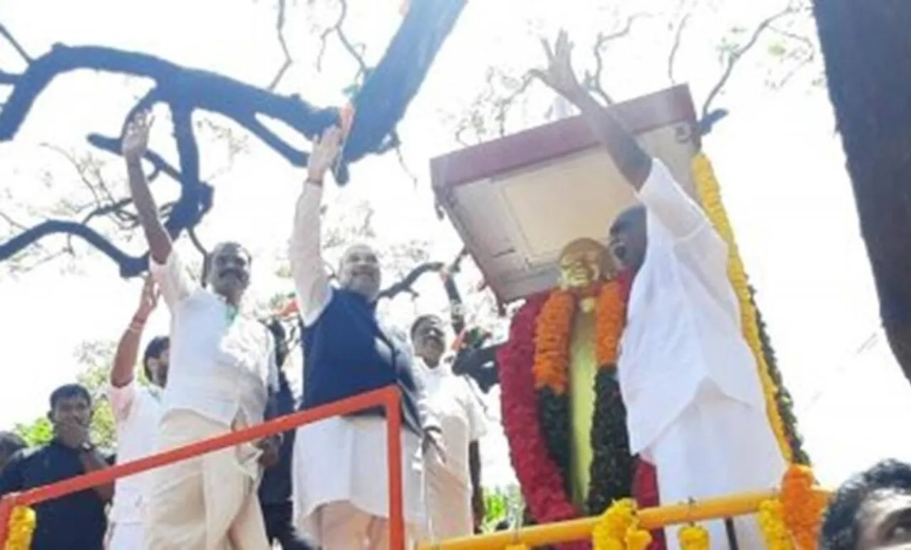 Kolkata Elections, Amit Shah in Kolkata, Kolkata BJP Party, Kolkata BJP Protest, Kolkata Candidates List, Kolkata TMC, TMC Mahua Moitra, Sovan Chatterjee, Indian Express,