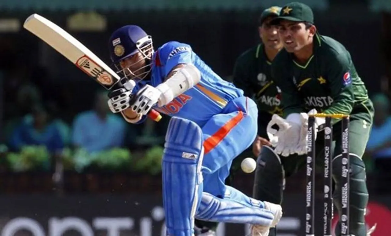 India historic win, Cricket, ക്രിക്കറ്റ്, Cricket news, ക്രിക്കറ്റ് വാര്‍ത്തകള്‍, Malayalam cricket news, മലയാളം ക്രിക്കറ്റ് വാര്‍ത്തകള്‍, Sachin Tendulkar, സച്ചിന്‍, Sachin Tendulkar news, സച്ചിന്‍ തെണ്ടുല്‍ക്കര്‍, ICC World cup 2011, 2011 ക്രിക്കറ്റ് ലോകകപ്പ്, India vs Pakistan cricket match, ഇന്ത്യ-പാക്കിസ്ഥാന്‍, India vs Pakistan video, India vs Pakistan semi final, sachin century video, സച്ചിന്‍ സെഞ്ചുറി, sachin batting, virat kohli, വിരാട് കോഹ്ലി, virat kohli batting, വിരാട് കോഹ്ലി ബാറ്റിങ്, 2011 icc world cup final, 2011 ICC world cup final video, Indian Express Malayalam, IE Malayalam, ഐഇ മലയാളം