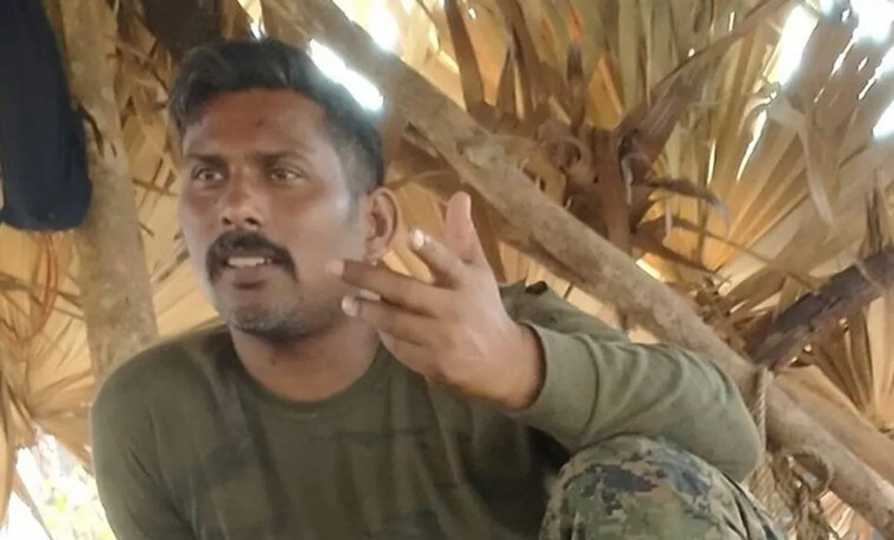Chhattisgarh, ഛത്തീസ്‌ഗഡ്, Chhattisgarh Maoist attack, ഛത്തീസ്‌ഗഡ് മാവോയിസ്റ്റ് ആക്രമണം,  Maoist attack CRPF jawan missing, മാവോയിസ്റ്റ് ആക്രമണം സിആർപിഎഫ് ജവാനെ കാണാതായി,jawan abducted, സിആർപിഎഫ് ജവാനെ മാവോയിസ്റ്റുകൾ കസ്റ്റഡിയിലെടുത്തു, Chhattisgarh jawan pic maoist custody, ഛത്തീസ്‌ഗഡ് മാവോയിസ്റ്റ് കസ്റ്റഡിയിലുള്ള സിആർപിഎഫ് ജവാന്റെ ചിത്രം, ie malayaam, ഐഇ മലയാളം