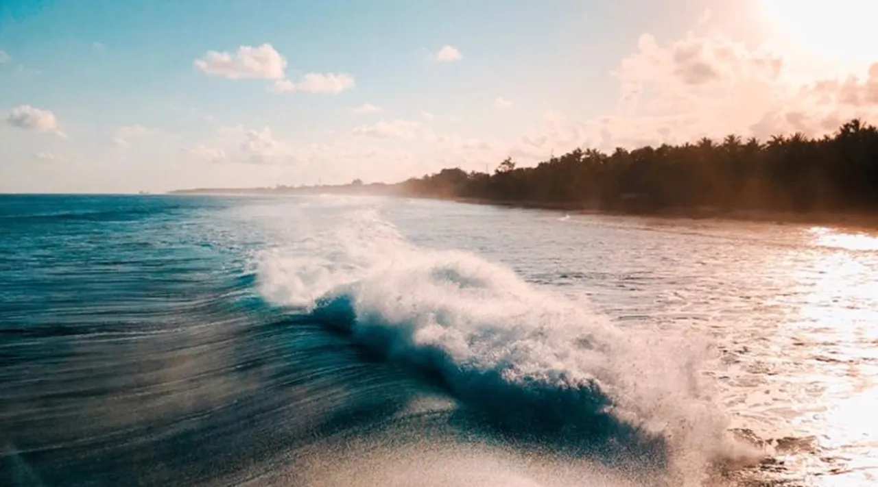 Lakshadweep Issue, Lakshadweep Issue Updates, Lakshadweep Issue News, Oomman Chandi, VD Satheeshan, BJP, Lakshadweep Issue, Lakshadweep, Lakshadweep covid, Lakshadweep covid case, Lakshadweep beef ban, Lakshadweep goonda act, Lakshadweep land acquisition, Lakshadweep jobs cut, Lakshadweep tourism, Lakshadweep administration, Lakshadweep administrator Praful Khoda Patel, Lakshadweep development authority regulation, Lakshadweep panchayath regulation amendment, Lakshadweep MP Mohammed Faizal, ie malayalam