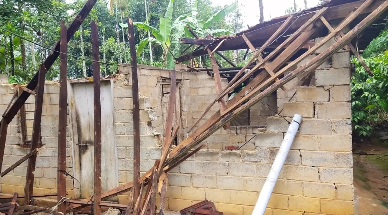 kerala weather, kerala rain, Cyclone Tauktae Live Updates, Cyclone Tauktae, Cyclone Tauktae Updates, kerala weather, മഴ, kerala rain, ന്യൂന മർദം, Arabian Sea, Low pressure, rain, flood waring, rain havoc, ie malayalam, ഐഇ മലയാളം