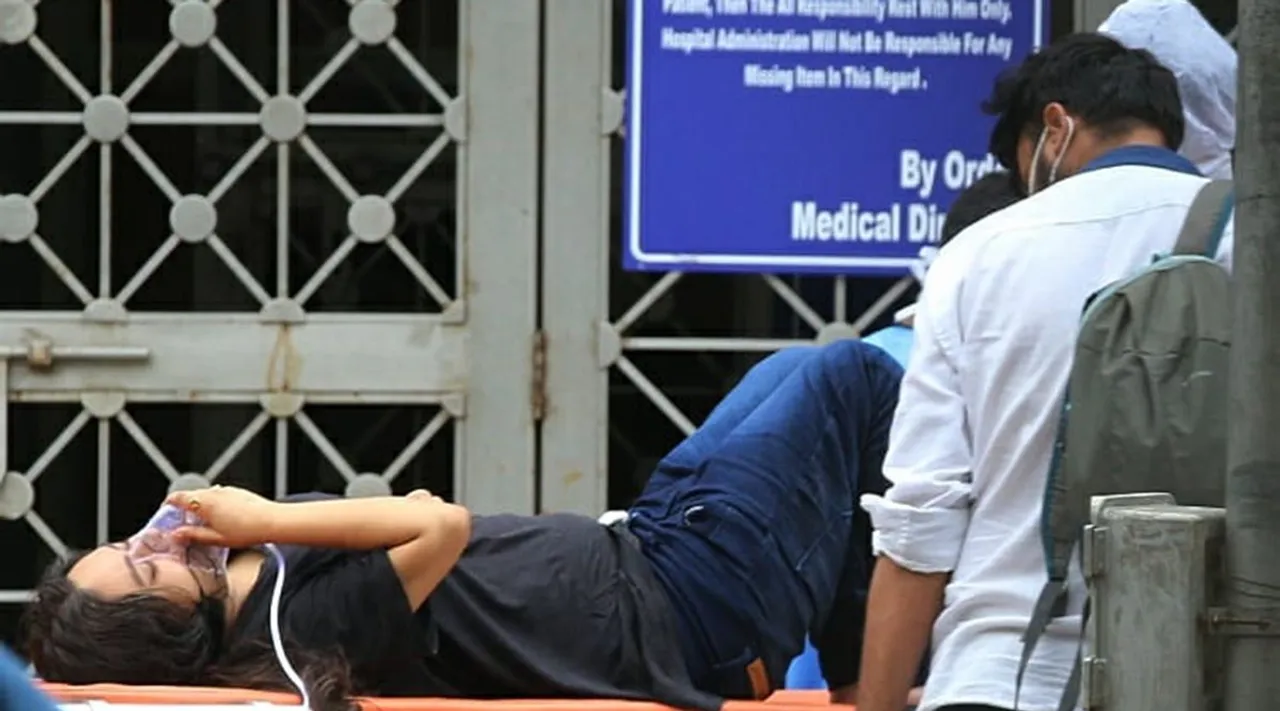 Coronavirus India Live Updates: മൂന്നൂറിലധികം ജില്ലകളിൽ പോസിറ്റിവിറ്റി നിരക്ക് കുറയുന്നതായി ആരോഗ്യ മന്ത്രാലയം