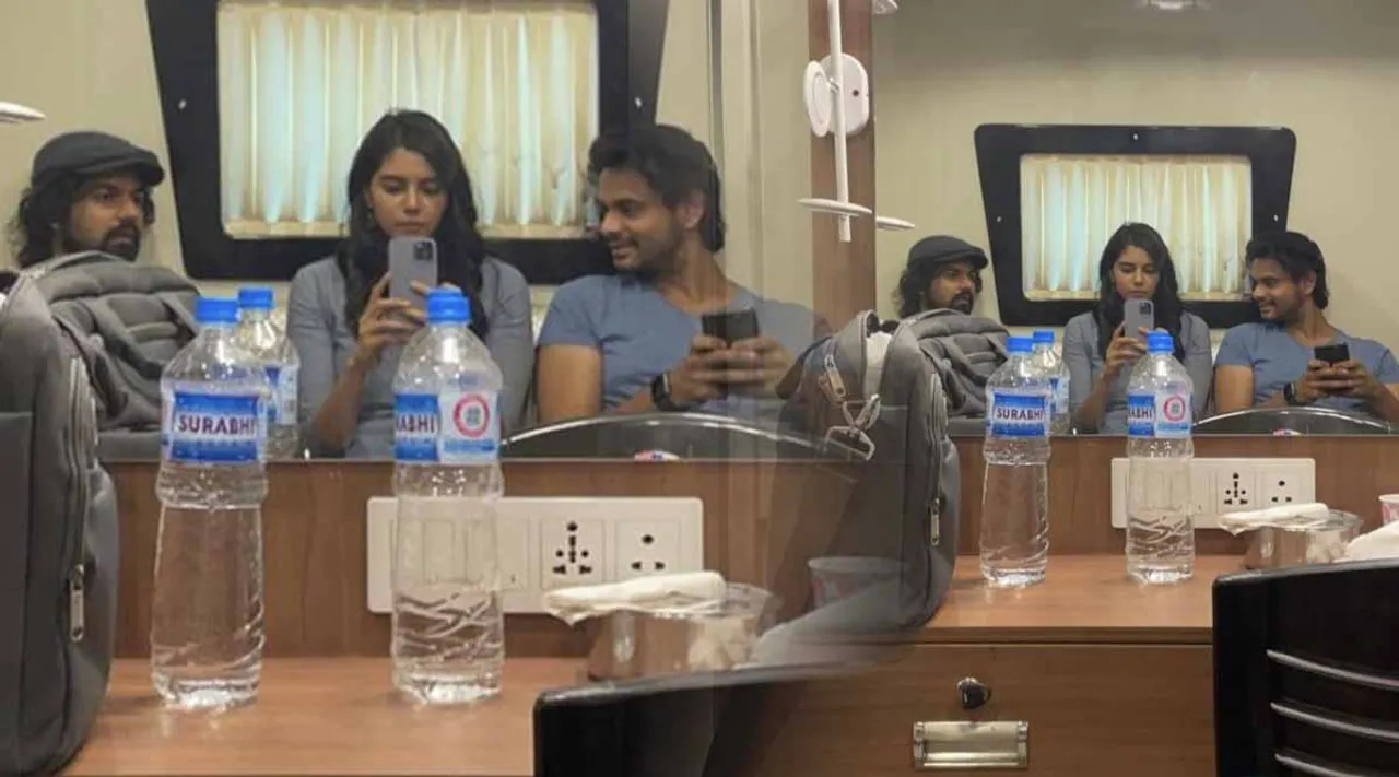 Hridayam,ഹൃദയം, വിനീത് ശ്രീനിവാസന്‍, പ്രണവ് മോഹന്‍ലാല്‍, pranav mohanlal,vineeth sreenivasan,Kalyani Priyadarshan, Pranav Mohanlal Photos, Kalyani Priyadarshan age, Kalyani Priyadarshan Photos,പ്രണവ് മോഹൻലാൽ, കല്യാണി പ്രിയദർശൻ, iemalayalam,indian express malayalam