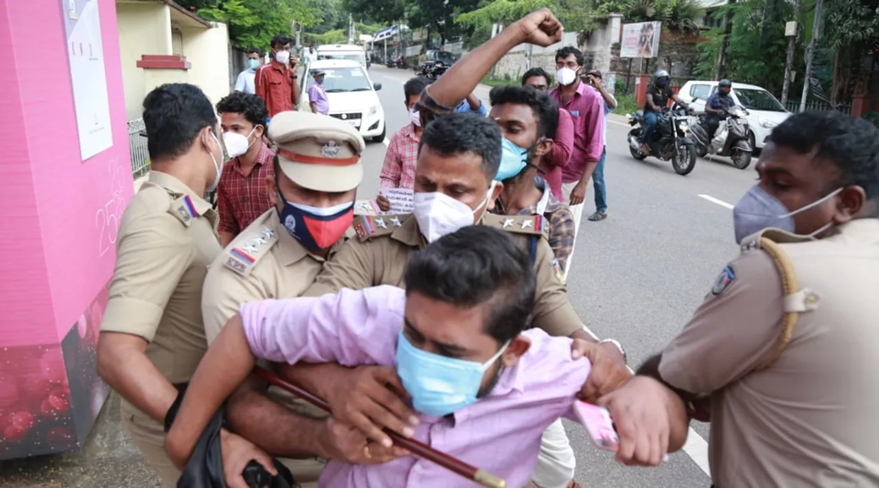 MC Josephine, എം.സ് ജോസഫൈന്‍, Kerala Women's Commission, വനിത കമ്മീഷന്‍ ചെയര്‍പേഴ്സണ്‍, MC Josephine Statement, MC Josephine Statement Video, എം.സി ജോസഫൈന്‍ വിവാദ പരാമര്‍ശം, MC Josephine Statement News, MC Josephine Statement Update, MC Josephine Statement Reaction, MC Josephine Statement Malayalam News, IE Malayalam, ഐഇ മലയാളം,domestic violence, violence against woman, DV, domestic violence cases in kerala, ഗാർഹിക പീഡനം, സ്ത്രീധന പീഡനം, വനിതാകമ്മീഷൻ, ഗാർഹിക പീഡനം കേരളത്തിൽ, കേരളത്തിലെ ഗാർഹിക പീഡന കേസുകൾ,