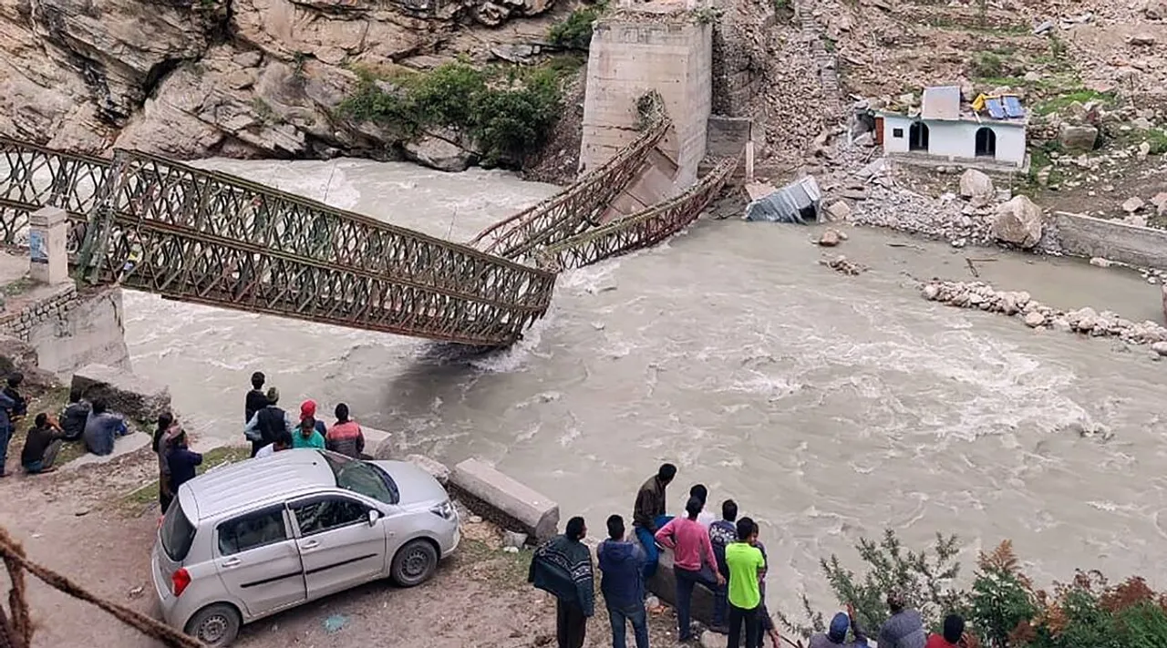 Himachal landslides, Kinnaur landslides, 9 killed in Himachal landslides, landslides, Himachal news, Indian Express, ഹിമാചൽ പ്രദേശ്, മണ്ണിടിച്ചിൽ, മഴ, കിന്നൗർ, malayalam news, news in malayalam, malayalam latest news, latest news in malayalam, ie malayalam