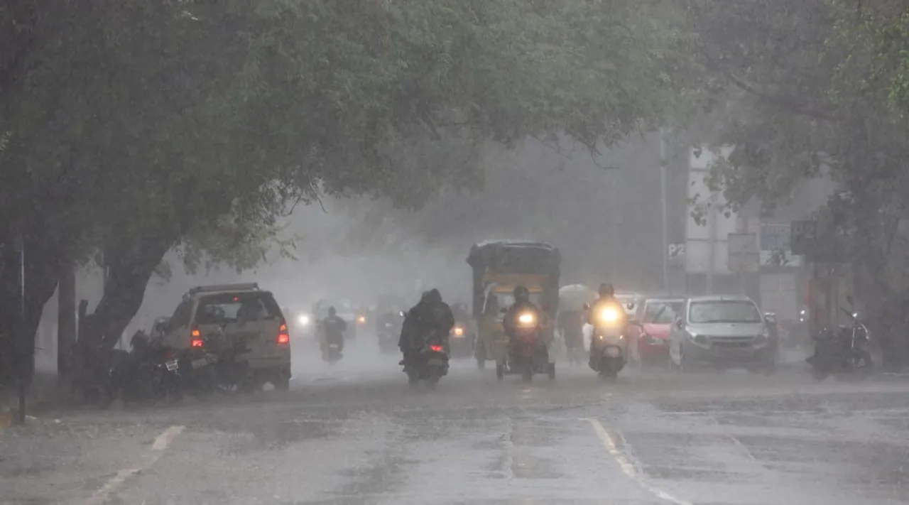 Rain , Monsoon, Umbrella, മഴ , Iemalayalam