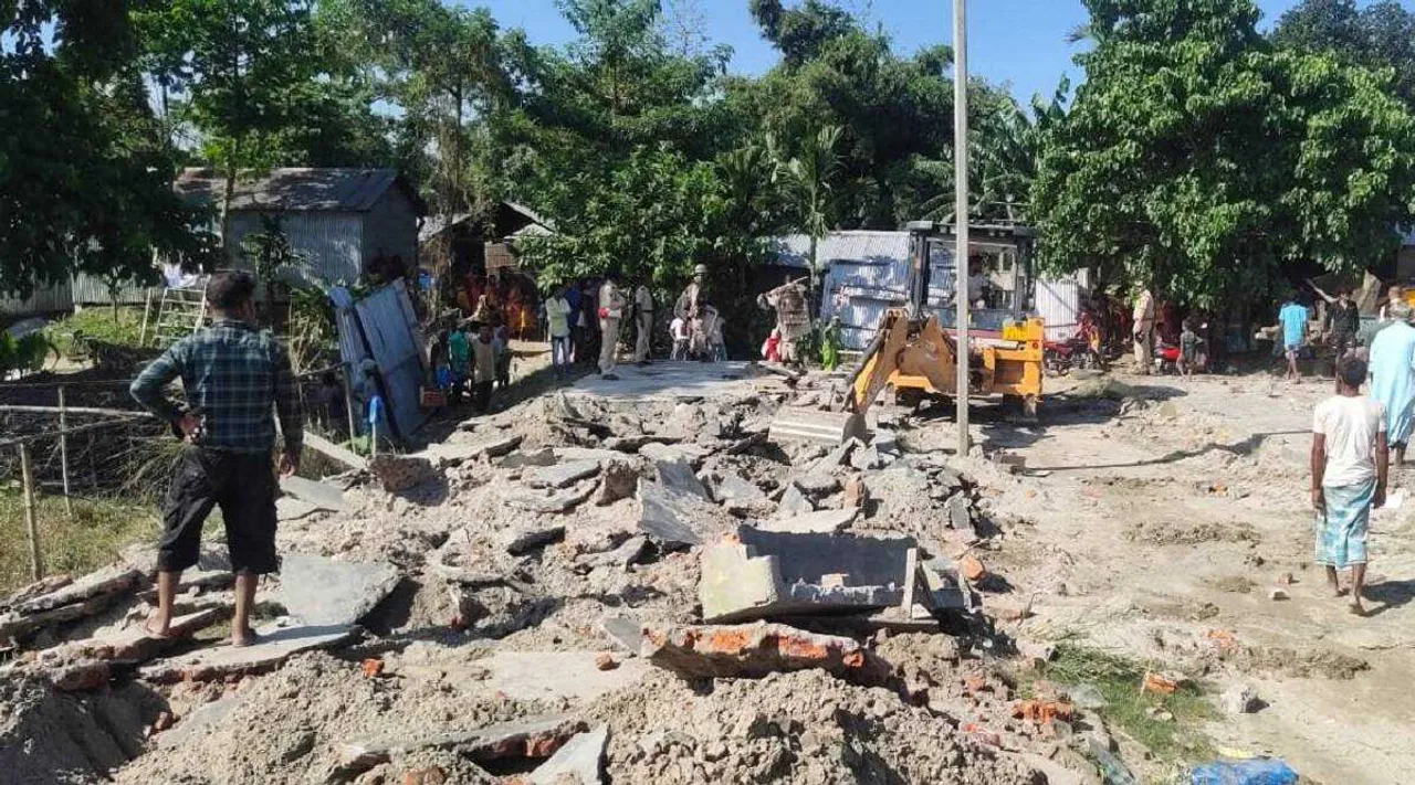 assam eviction drive, assam eviction clashes deaths, assam eviction drive casualties, assam news, indian express, അസം, സംഘർഷം, അസം സംഘർഷം, വെടിവയ്പ്, malayalam news, news in malayalam, latest news in malayalam, malayalam latest news, ie malayalam,