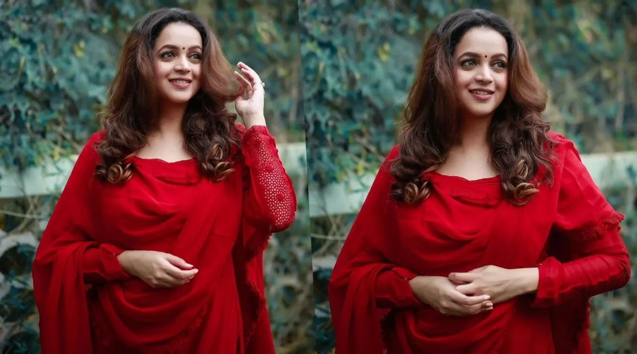 ചുവപ്പഴകിൽ ഭാവന; ഫൊട്ടോസ് സെലക്ട് ചെയ്ത ആൾ കൊള്ളാലോ എന്ന് രമ്യ നമ്പീശൻ