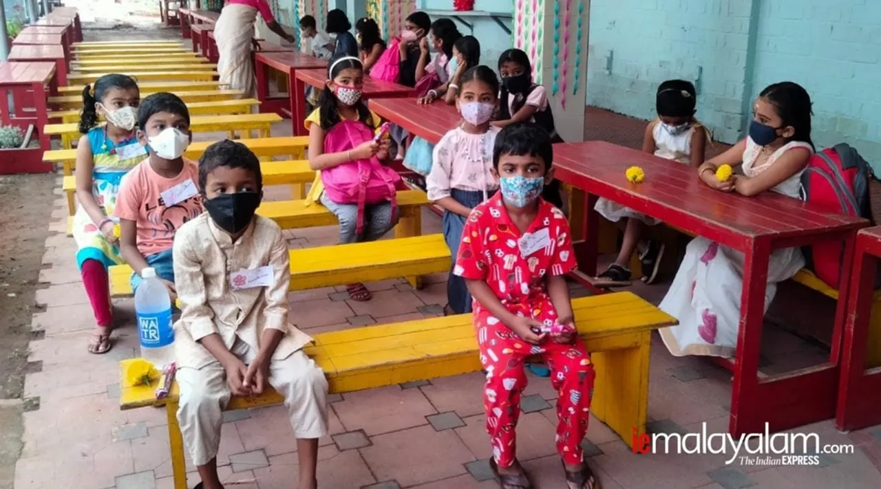 കരുതലോടെ കുട്ടികള്‍ സ്കൂളിലേക്ക്; സംസ്ഥാനത്ത്  ഇന്ന് പ്രവേശനോത്സവം