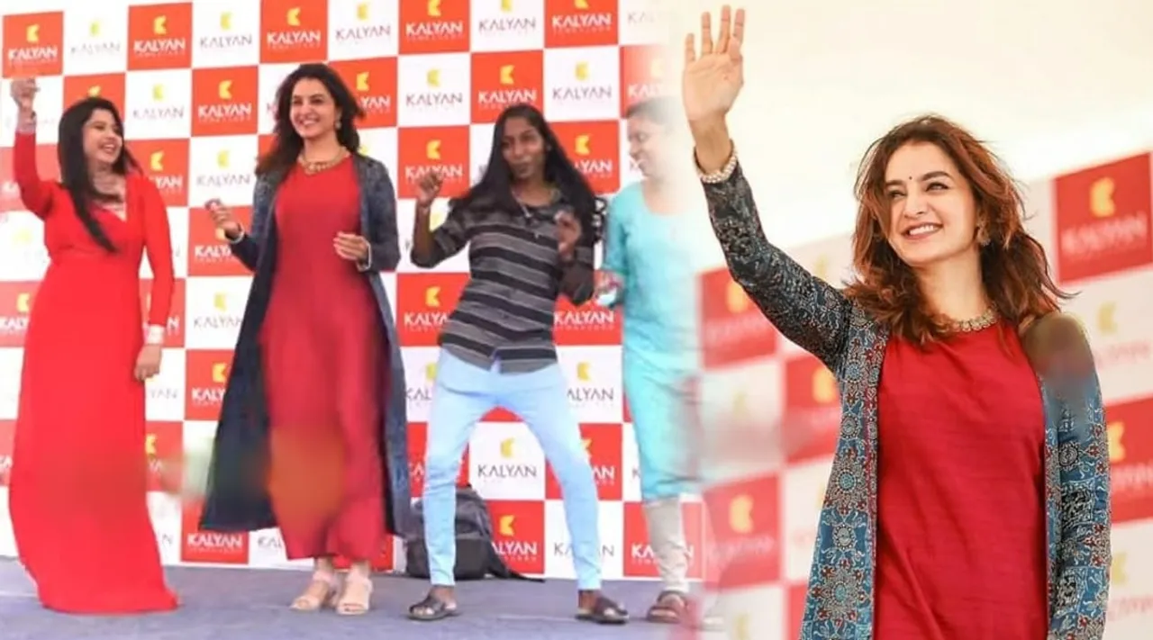 Manju Warrier, Manju Warrier Devadoothar Paadi, Manju Warrier Devadoothar Paadi Dance