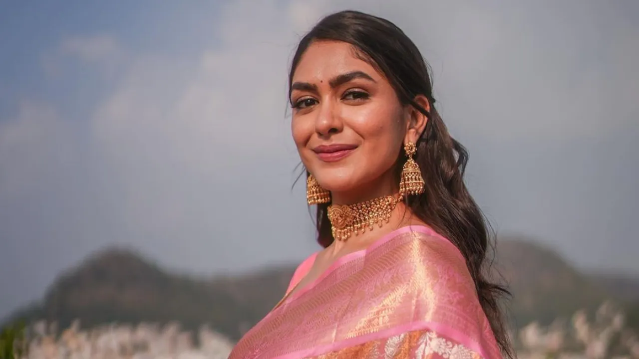 Mrunal takur, Actress, Photo