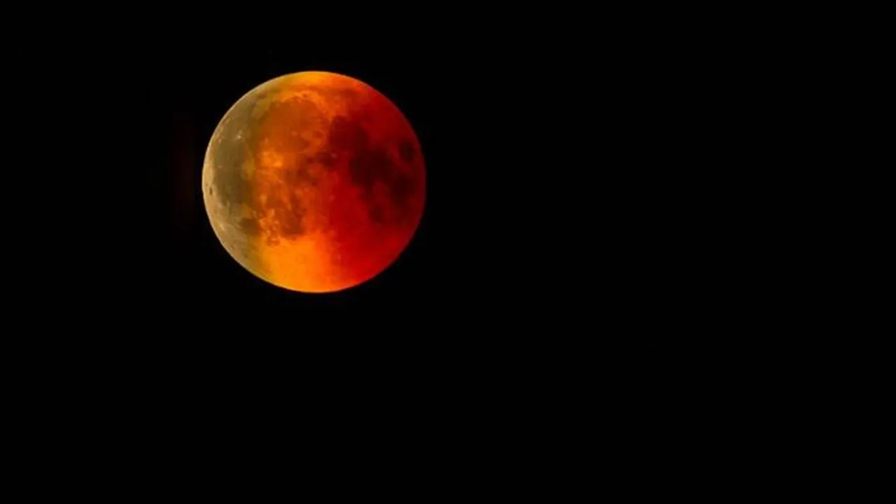 Lunar Eclipse 2023, Lunar eclipse 2023 date and time, ie malayalam