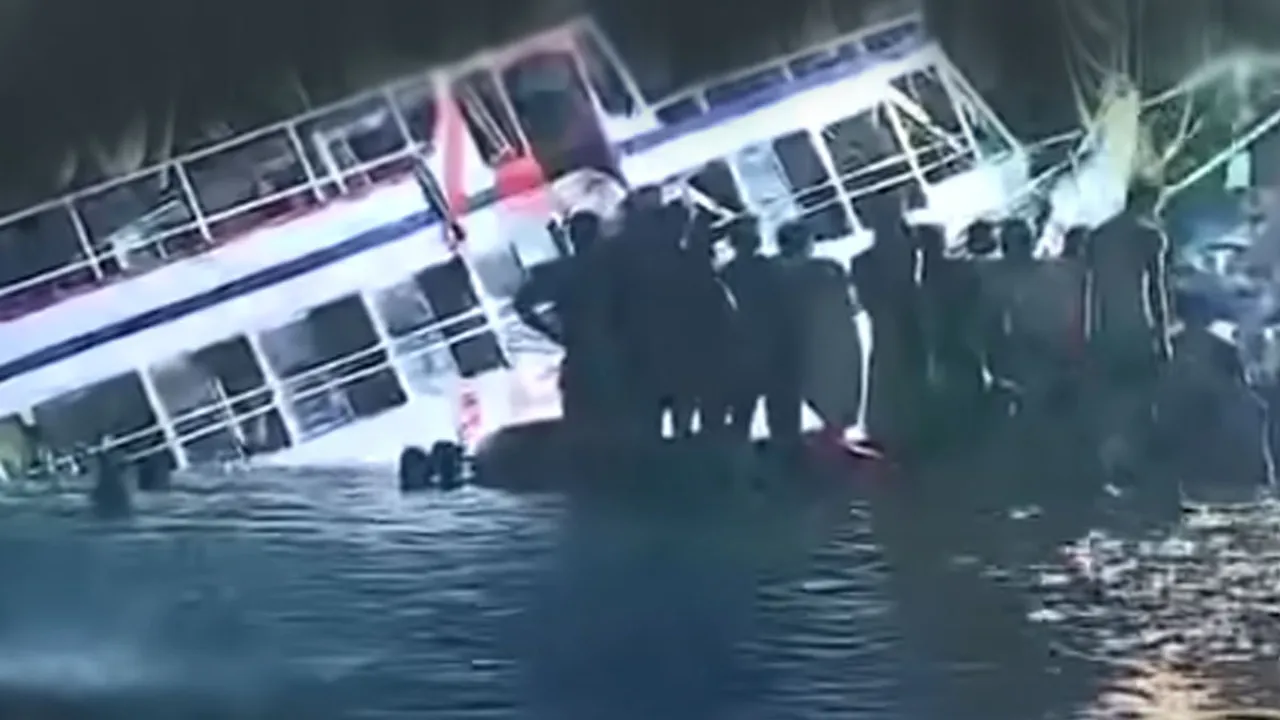Tanur boat accident