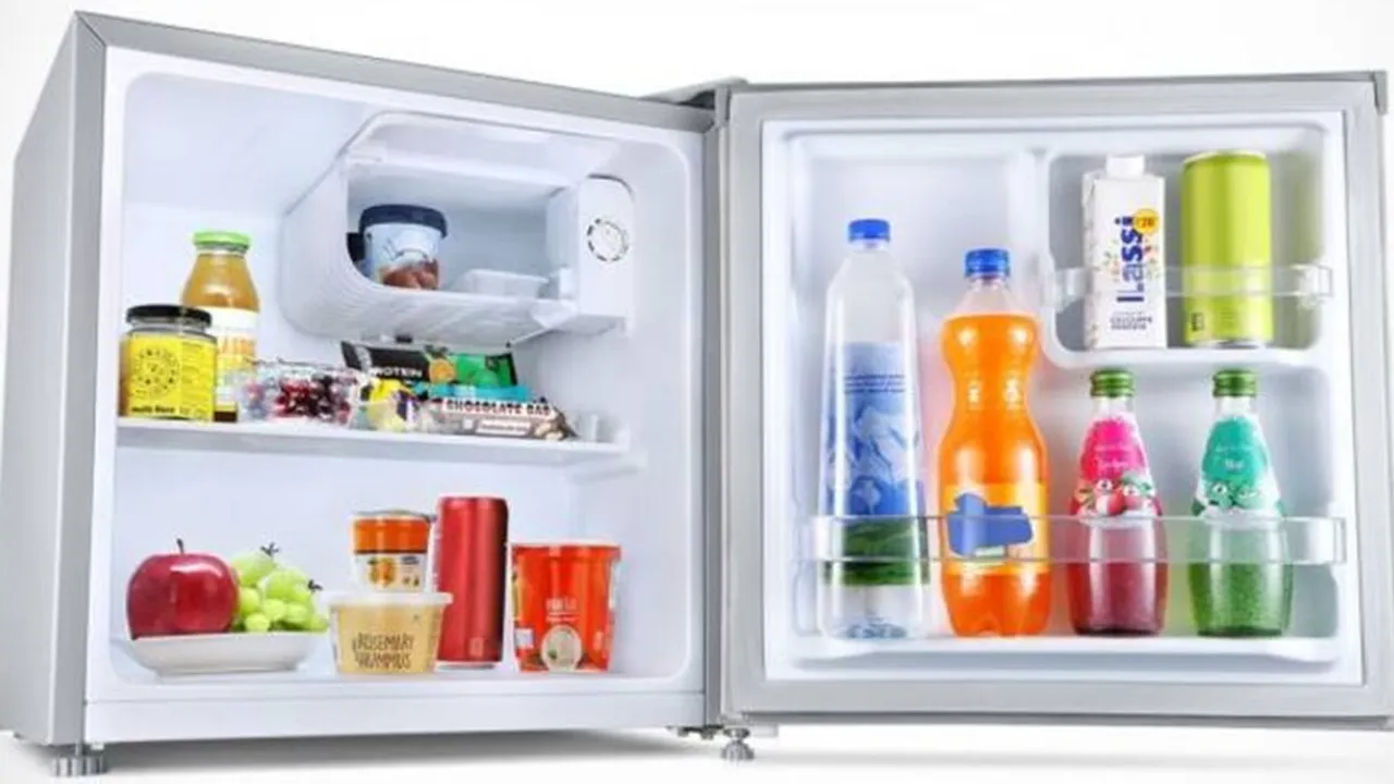 freezer smells, freezer odor, microbial growth in freezer, freezer maintenance, freezer cleaning tips, freezer hygiene, freezer burn, volatile organic compounds (VOCs), freezer temperature, freezer storage, freezer contamination