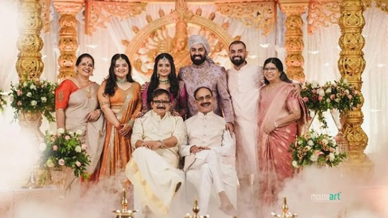 govind padmasoorya | gopika anil