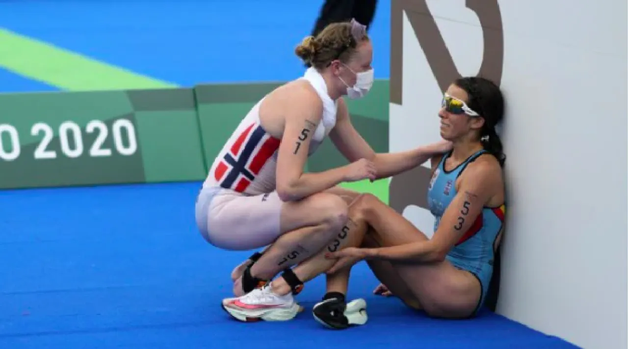 Paris Olympics 2024 Belgium withdraws from mixed relay triathlon after athlete falls ill after swimming in River Seine Tamil News 
