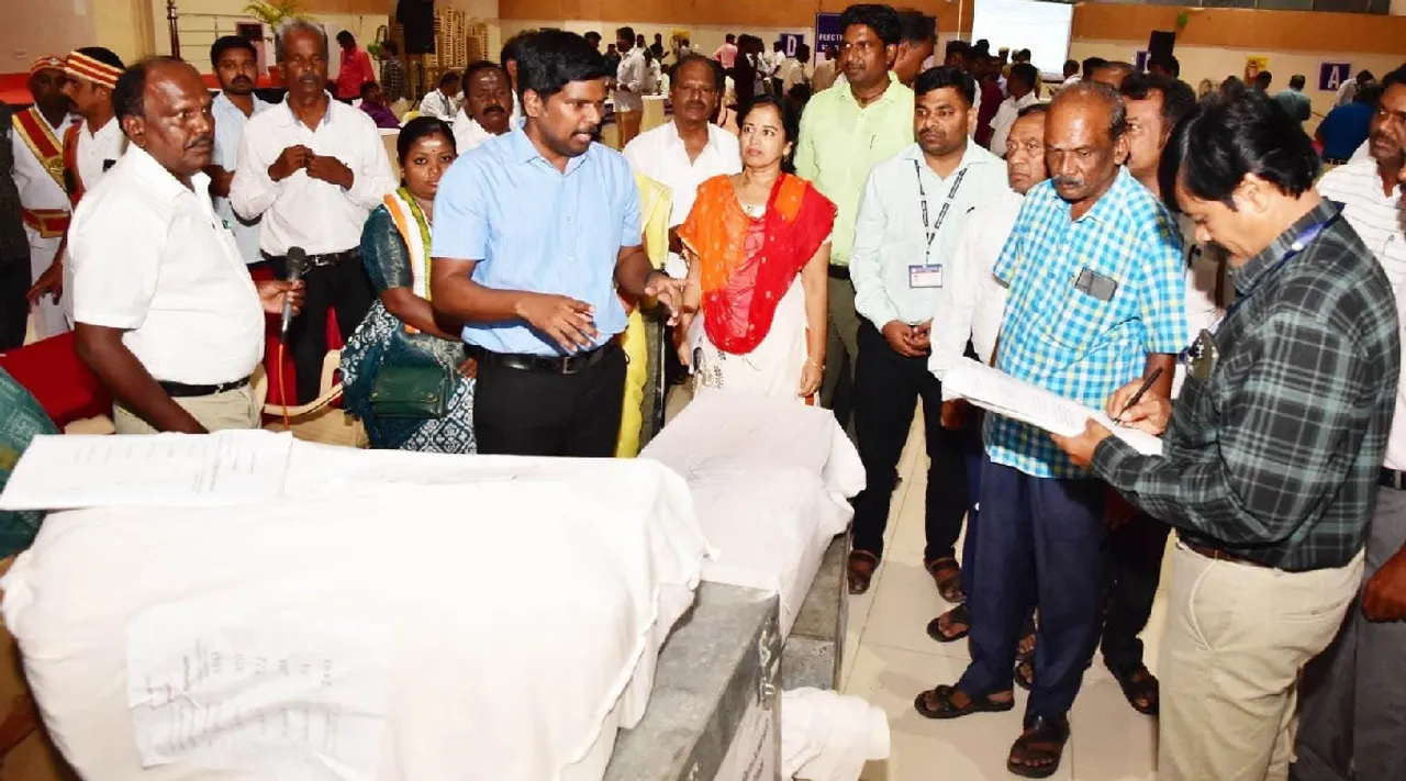  TN register 8400 postal votes in 39 constituencies and 3369 in Trichy Collector inspection at polling station Tamil News 
