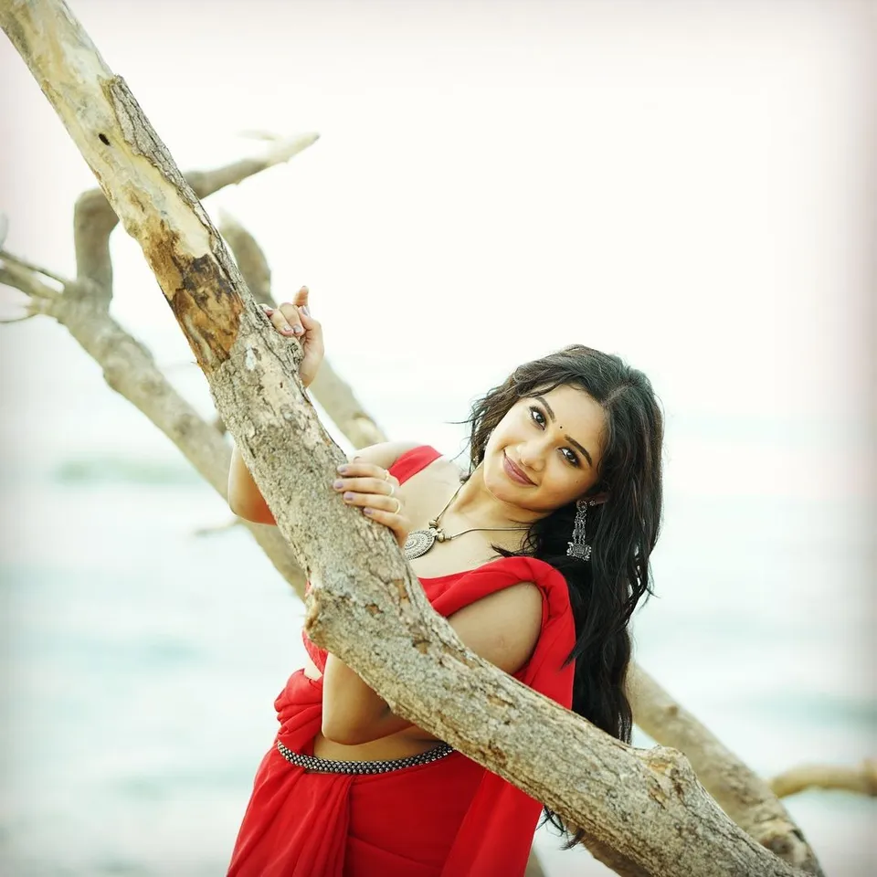 Raveena dhans