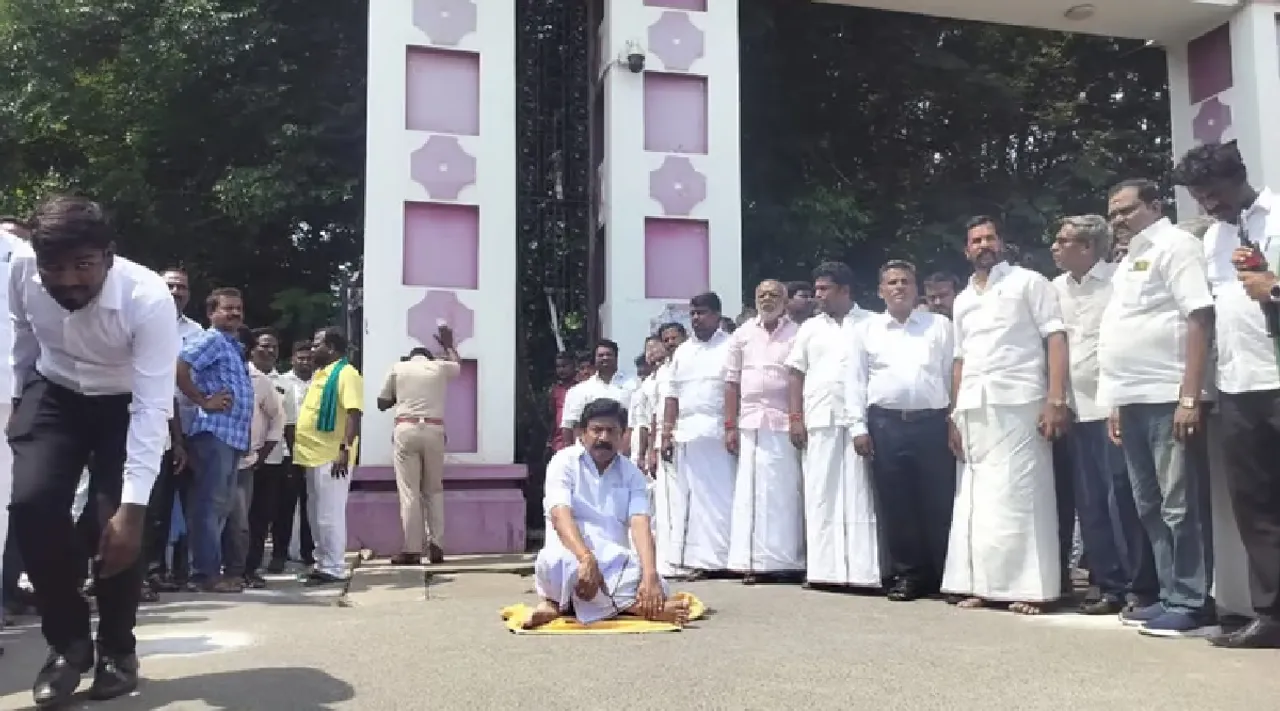 CV Shanmugam Protest