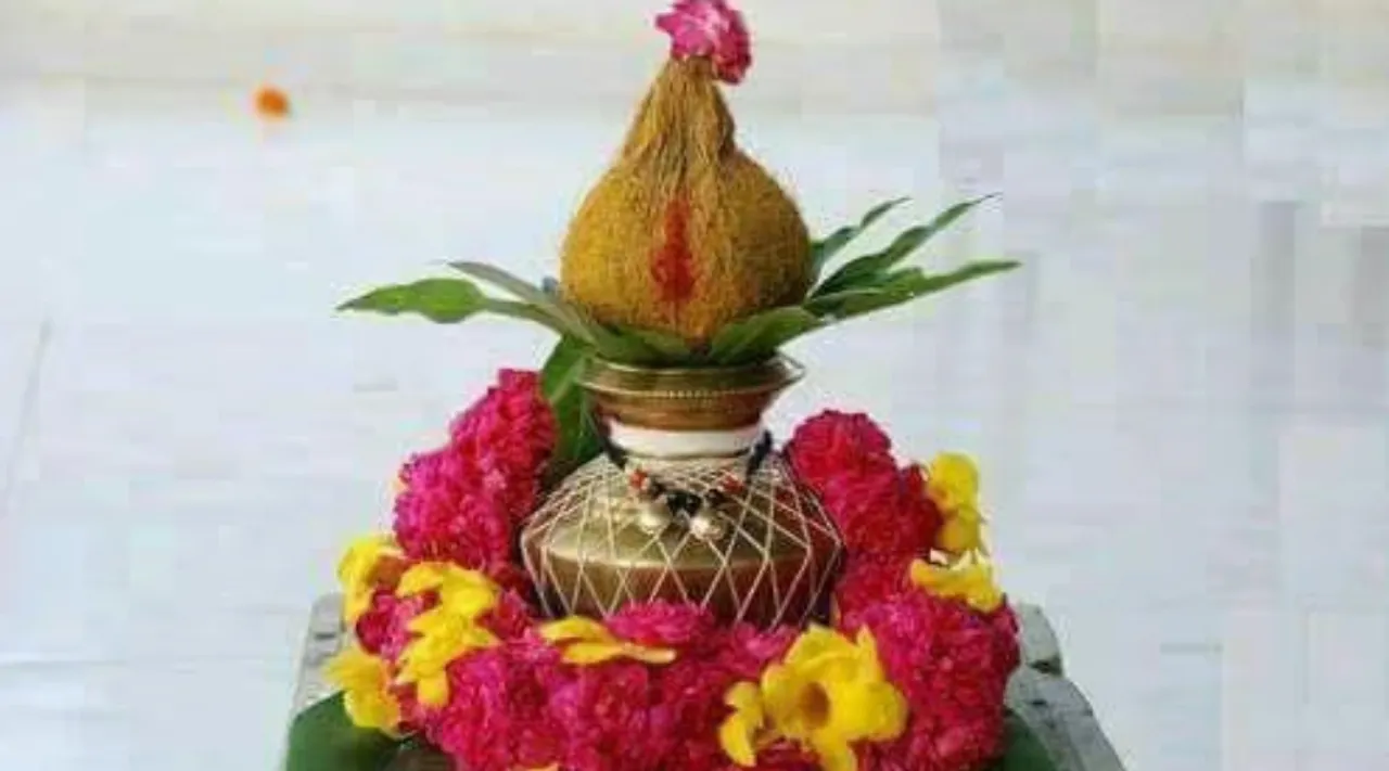 Theni murugan temple kumba kalasam thengai bid for Rs 3 lakh  Tamil News