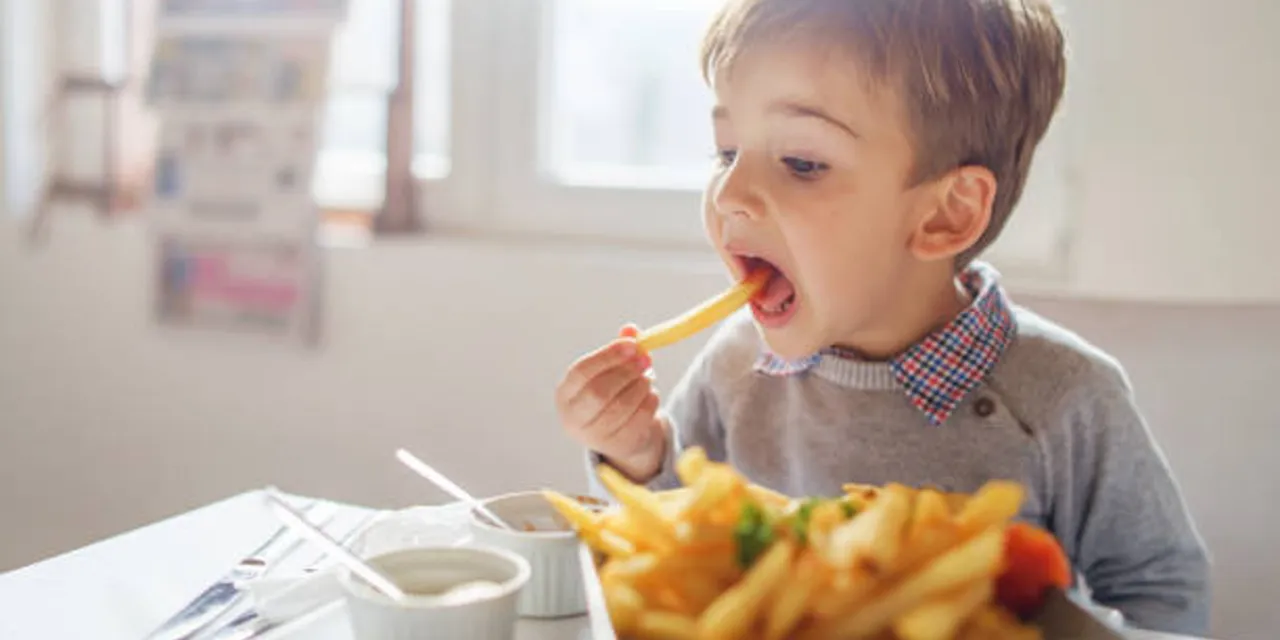 children eating