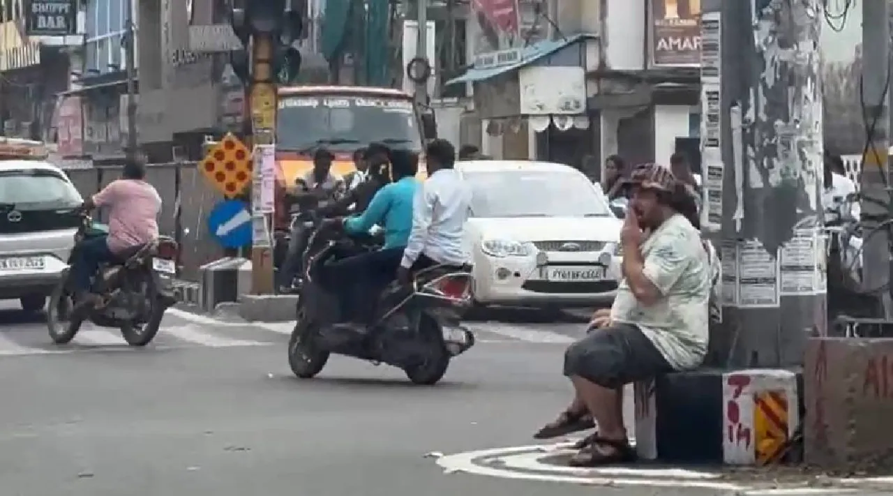 Tourists smoking video