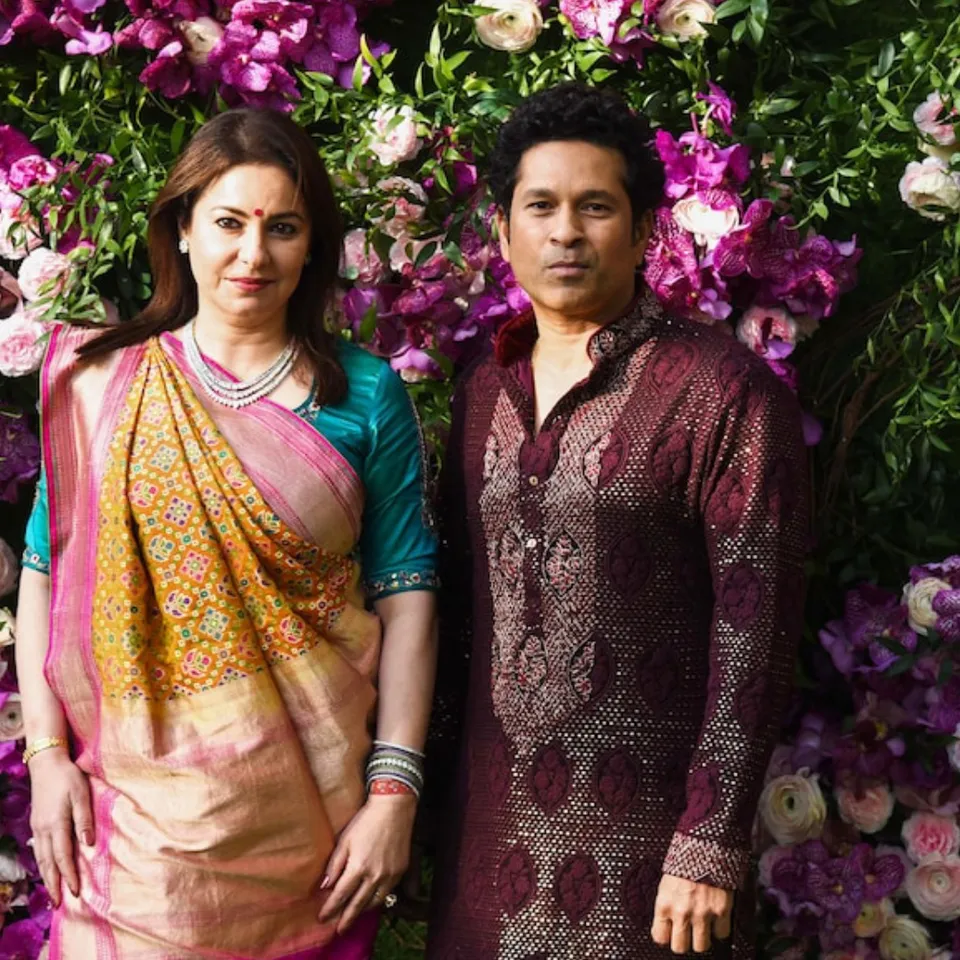Sara Tendulkar joins Sachin Tendulkar Foundation as Director cute photos Tamil News  