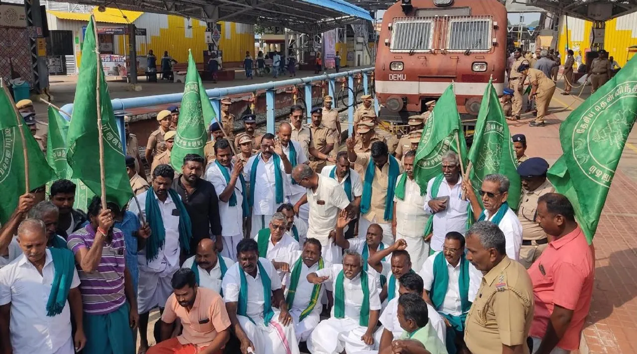 Delta Dist Farmers Rail Strike for Minimum Support Price MSP Loan Waiver Tamil News 