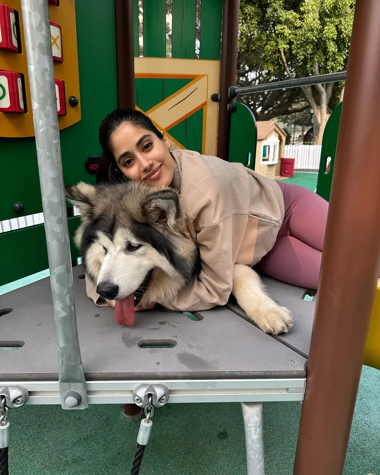 Janhvi Kapoor Dog