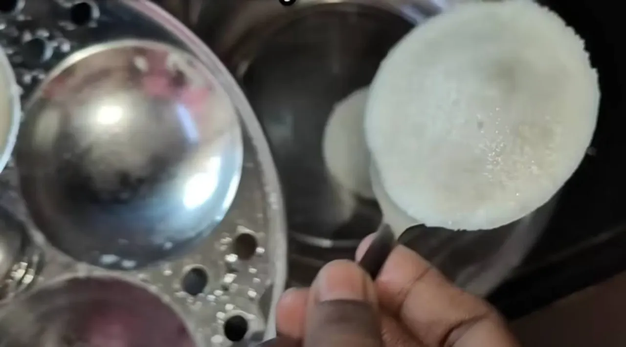 non stick idly